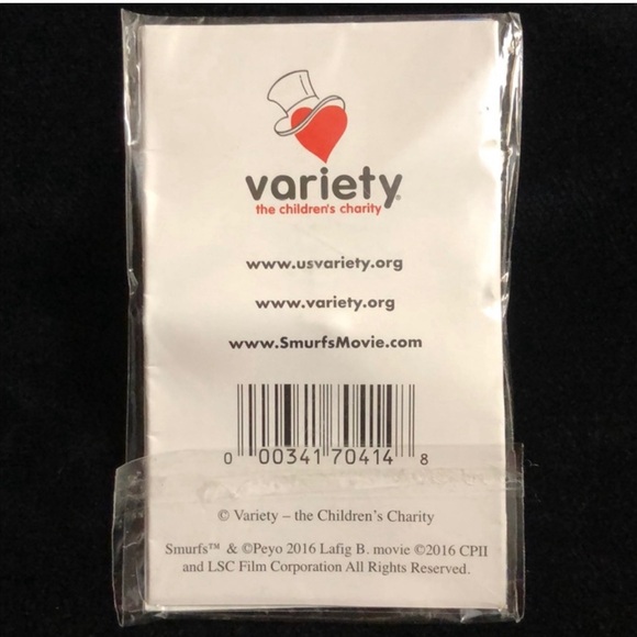 SONY Pictures Smurfs, The Lost Village Movie Collectible SMURFETTE Heart Pin New - Picture 4 of 9